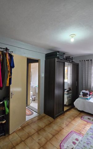 Casa à venda com 172m², 5 quartos e 1 vaga