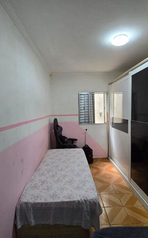 Casa à venda com 172m², 5 quartos e 1 vaga Casa à venda com 172m², 5 quartos e 1 vagaCasa 01 Quarto 02