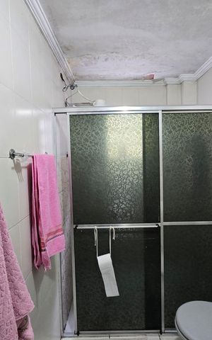 Casa à venda com 172m², 5 quartos e 1 vaga Casa à venda com 172m², 5 quartos e 1 vagaCasa 01 Banheiro Social
