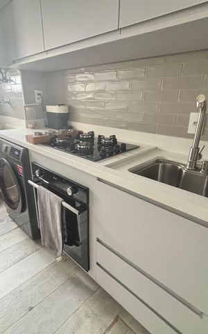 Apartamento à venda com 55m², 2 quartos e 1 vaga Apartamento à venda com 55m², 2 quartos e 1 vagaCozinha - Armários