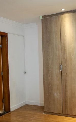 Casa à venda com 158m², 2 quartos e 2 vagas Casa à venda com 158m², 2 quartos e 2 vagasSuíte