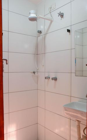 Casa à venda com 158m², 2 quartos e 2 vagas Casa à venda com 158m², 2 quartos e 2 vagasBanheiro social