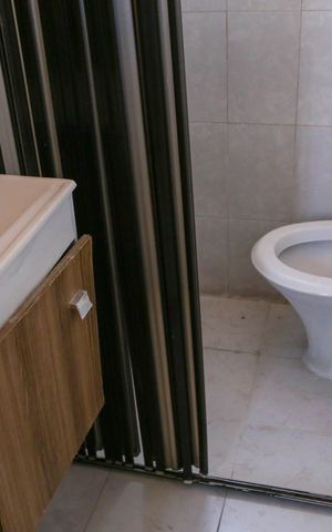 Casa à venda com 158m², 2 quartos e 2 vagas Casa à venda com 158m², 2 quartos e 2 vagasEdícula