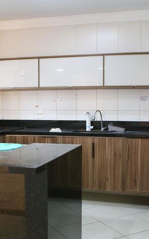 Casa à venda com 158m², 2 quartos e 2 vagas Casa à venda com 158m², 2 quartos e 2 vagasCozinha