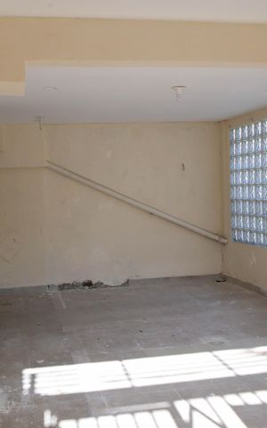 Casa à venda com 158m², 2 quartos e 2 vagas Casa à venda com 158m², 2 quartos e 2 vagasGaragem