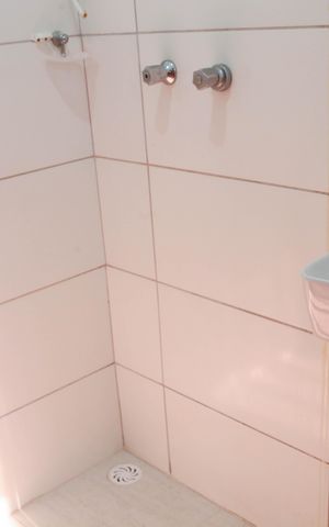 Casa à venda com 158m², 2 quartos e 2 vagas Casa à venda com 158m², 2 quartos e 2 vagasBanheiro social