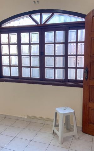Casa à venda com 158m², 2 quartos e 2 vagas Casa à venda com 158m², 2 quartos e 2 vagasEdícula