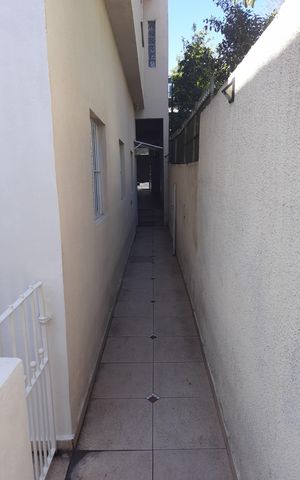 Casa à venda com 220m², 6 quartos e 2 vagas Casa à venda com 220m², 6 quartos e 2 vagasÁrea externa