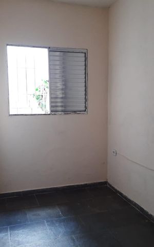 Casa à venda com 220m², 6 quartos e 2 vagas Casa à venda com 220m², 6 quartos e 2 vagasQuarto