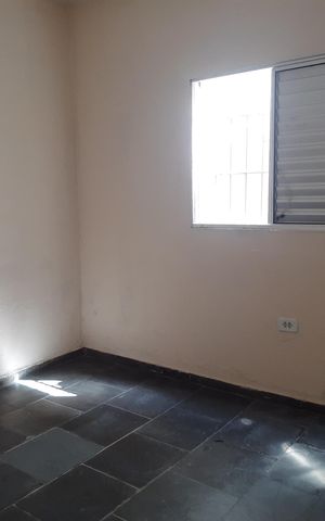 Casa à venda com 220m², 6 quartos e 2 vagas Casa à venda com 220m², 6 quartos e 2 vagasQuarto