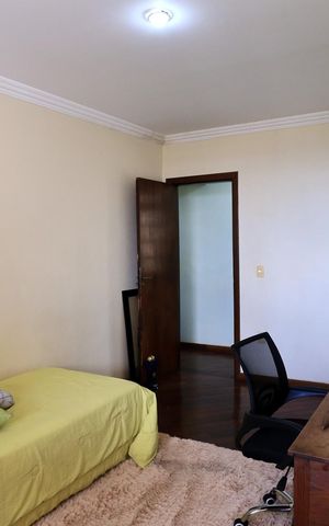 Casa à venda com 300m², 4 quartos e 4 vagas Casa à venda com 300m², 4 quartos e 4 vagasQuarto 1