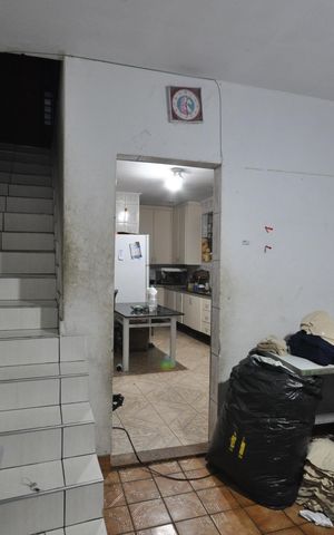 Casa à venda com 212m², 3 quartos e 2 vagasSala
