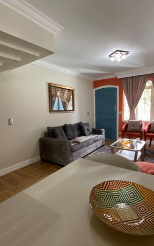 Casa para alugar com 116m², 2 quartos e 2 vagas Casa para alugar com 116m², 2 quartos e 2 vagasSala
