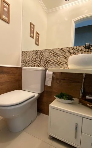 Casa para alugar com 116m², 2 quartos e 2 vagas Casa para alugar com 116m², 2 quartos e 2 vagasSala - Lavabo