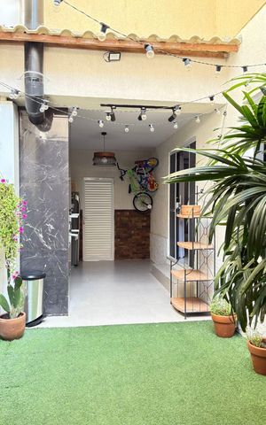 Casa de condomínio à venda com 232m², 3 quartos e 1 vagaÁrea externa