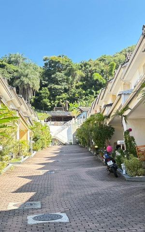Casa de condomínio à venda com 232m², 3 quartos e 1 vagaÁrea externa