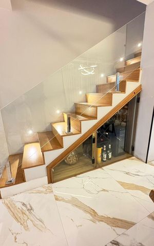 Casa de condomínio à venda com 232m², 3 quartos e 1 vagaSala de jantar