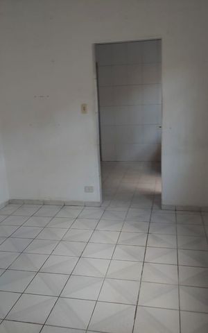 Casa para alugar com 90m², 1 quarto e sem vaga