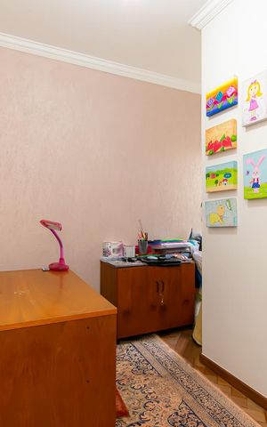 Casa à venda com 500m², 5 quartos e 4 vagas Casa à venda com 500m², 5 quartos e 4 vagasEscritório
