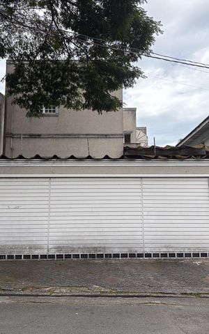 Casa à venda com 500m², 5 quartos e 4 vagas Casa à venda com 500m², 5 quartos e 4 vagasFachada