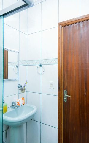 Casa à venda com 214m², 3 quartos e 3 vagasBanheiro Social