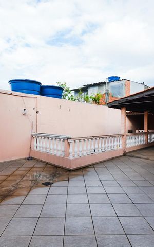Casa à venda com 214m², 3 quartos e 3 vagasÁrea de Serviço