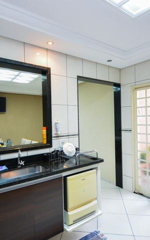 Casa à venda com 214m², 3 quartos e 3 vagasCozinha