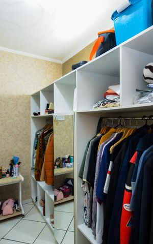 Casa à venda com 214m², 3 quartos e 3 vagasCloset da suíte