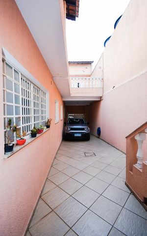 Casa à venda com 214m², 3 quartos e 3 vagasGaragem
