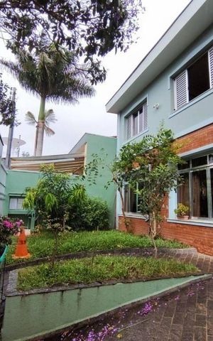 Casa à venda com 200m², 3 quartos e 2 vagas