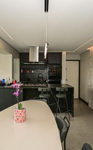 Apartamento à venda com 77m², 1 quarto e 2 vagasSala