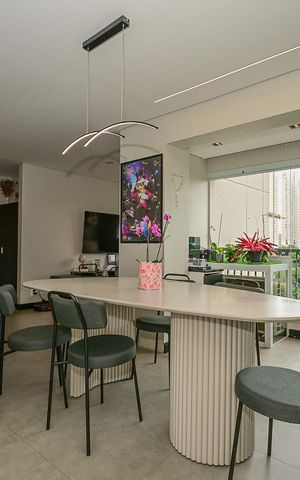 Apartamento à venda com 77m², 1 quarto e 2 vagasSala