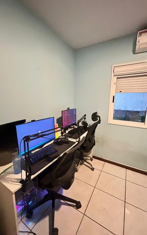 Casa à venda com 45m², 2 quartos e 2 vagas Casa à venda com 45m², 2 quartos e 2 vagasQuarto 2