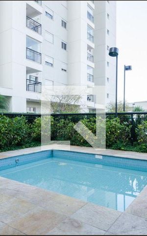 Apartamento à venda com 64m², 3 quartos e 1 vaga Apartamento à venda com 64m², 3 quartos e 1 vagaÁrea comum - Piscina