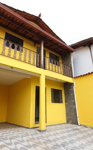 Casa à venda com 360m², 3 quartos e 3 vagasFachada