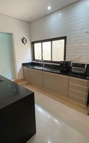 Casa de condomínio à venda com 300m², 4 quartos e 4 vagas
