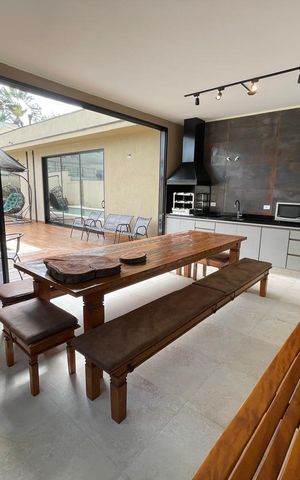 Casa de condomínio à venda com 300m², 4 quartos e 4 vagas