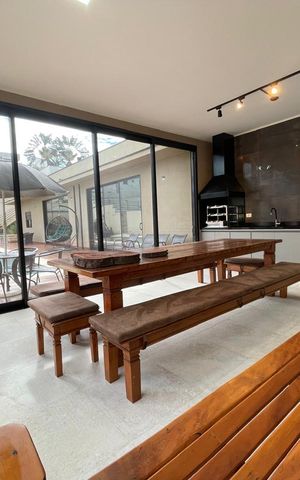 Casa de condomínio à venda com 300m², 4 quartos e 4 vagas