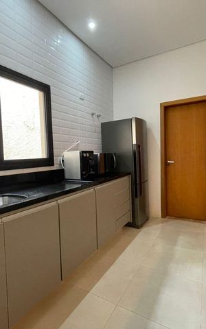 Casa de condomínio à venda com 300m², 4 quartos e 4 vagas