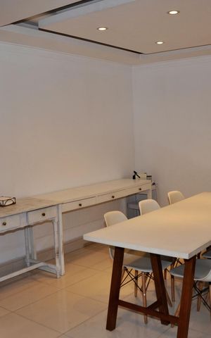 Casa à venda com 160m², 4 quartos e 3 vagas Casa à venda com 160m², 4 quartos e 3 vagasDetalhe - Cozinha
