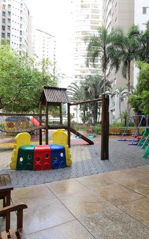 Apartamento para alugar com 104m², 4 quartos e 3 vagasÁrea Comum - Playground