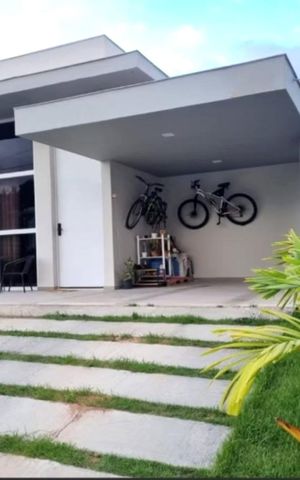 Casa de condomínio para alugar com 195m², 3 quartos e 3 vagas Casa de condomínio para alugar com 195m², 3 quartos e 3 vagasFachada