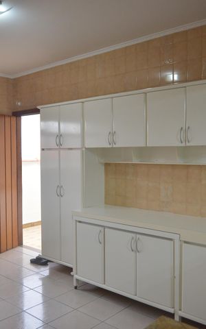 Casa para alugar com 290m², 3 quartos e 5 vagasCozinha