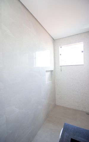 Casa à venda com 198m², 3 quartos e 2 vagas Casa à venda com 198m², 3 quartos e 2 vagasBanheiro Social