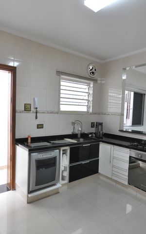 Casa à venda com 122m², 3 quartos e 2 vagasCozinha