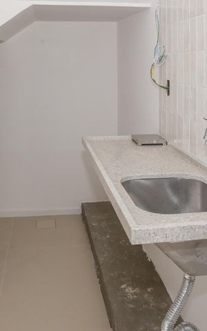 Apartamento à venda com 220m², 3 quartos e 2 vagas Apartamento à venda com 220m², 3 quartos e 2 vagasÁrea de Serviço