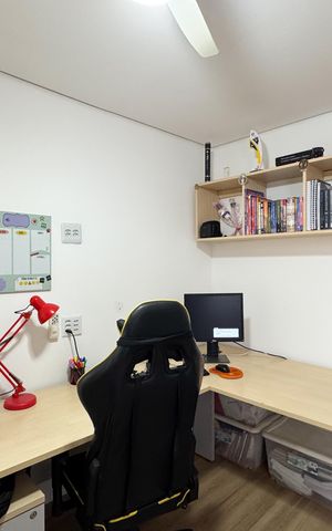 Casa à venda com 240m², 3 quartos e 2 vagas Casa à venda com 240m², 3 quartos e 2 vagasQuarto 2