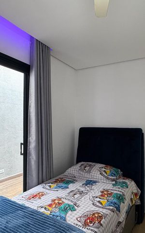 Casa à venda com 240m², 3 quartos e 2 vagas Casa à venda com 240m², 3 quartos e 2 vagasQuarto 1