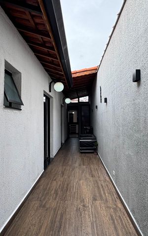 Casa à venda com 240m², 3 quartos e 2 vagas Casa à venda com 240m², 3 quartos e 2 vagasQuintal