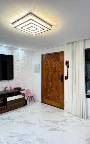 Casa à venda com 240m², 3 quartos e 2 vagas Casa à venda com 240m², 3 quartos e 2 vagasSala